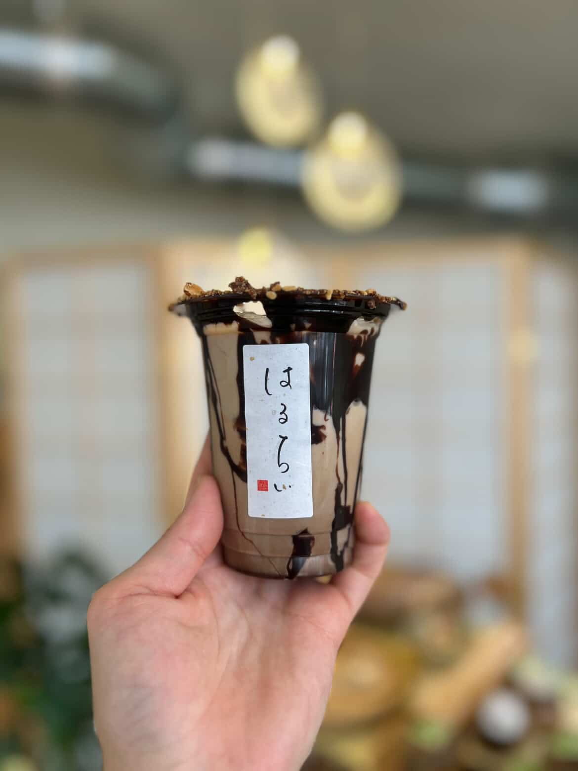 はるちいのドリンク — 店内の温かな照明